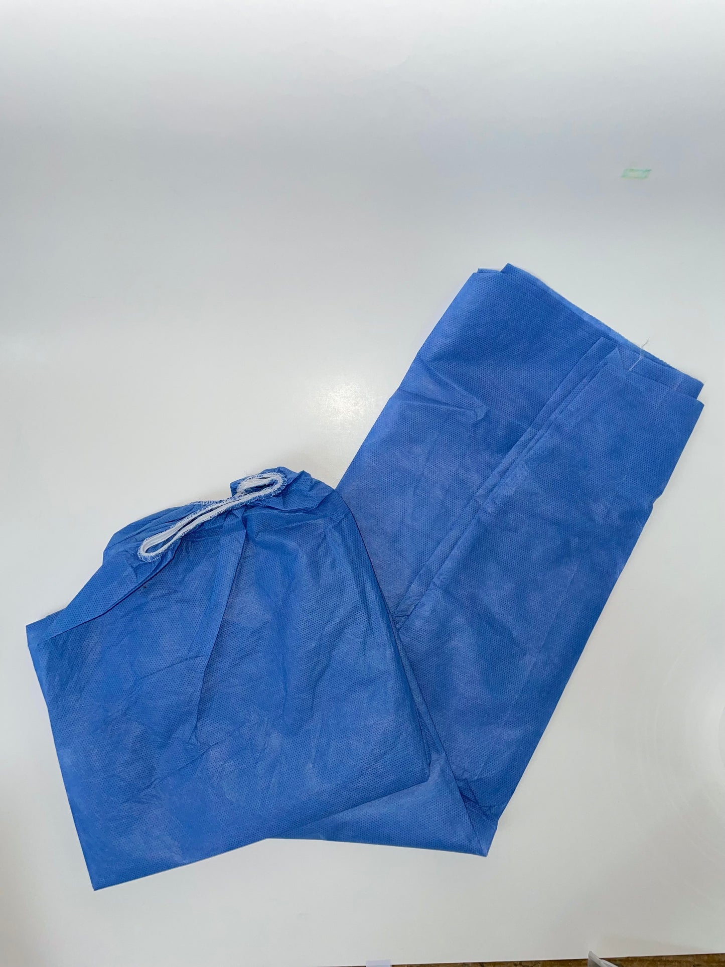 Pijama desechable pantalón y camisa x 05 unds unisex